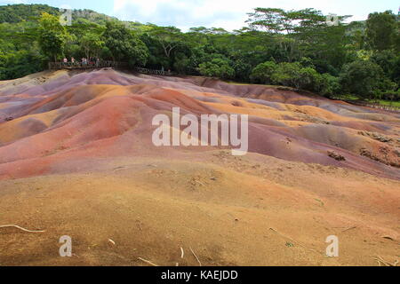 Charmarel, Mauritius - Die sieben farbigen Sand im Riviere Noire Bezirk ist eine beliebte Touristenattraktion im Querformat mit Kopie Raum Stockfoto