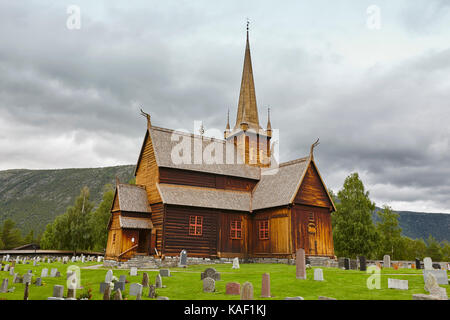 Lom-mittelalterliche Stabkirche. Viking Symbol. Norwegische Erbe. Horizontale Stockfoto