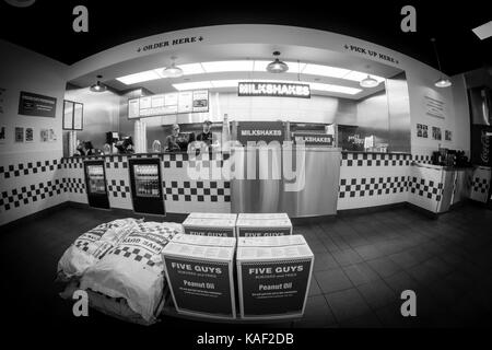 Zweig der fünf Jungs fast food Kette in Bradford, West Yorkshire. Stockfoto