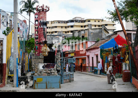 Die Callejon de Hamel in Centro Habana in Havanna, Kuba. Die bunten Afro-kubanische Kunst Projekt war das Gehirn Kind von Salvador Gonzalez Escalona. Stockfoto