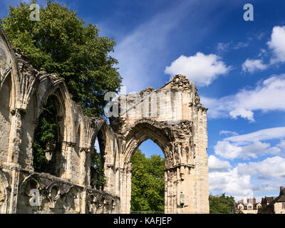 St Marys Abbey Ruinen in Museum Gardens York Yorkshire England Stockfoto