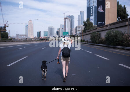 Bei Sun down von Yom Kippur, und während des Tages selbst, alle Motor Transport stoppt. Das ist die Zeit, die die religiösen Juden schnell und bitten um Vergebung wh Stockfoto