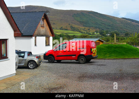Royal Mail Post van - in einer ländlichen Umgebung. Stockfoto