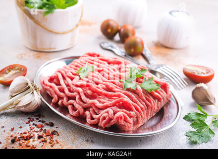 Hackfleisch mit Spice undf Salz, Foto Stockfoto