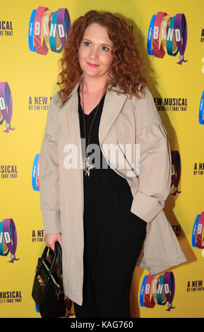 Jennie McAlpine an der Drücken Sie die Taste Nacht, dass das Musical die Band an der Manchester Opera House. Stockfoto