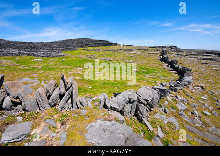 Die Ruinen der Festung Dun Duchathair (Schwarz) an der Insel Inishmore, Aran Islands, County Galway, Irland Stockfoto