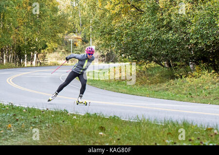 September 20, 2017 - Anchorage, Alaska, USA - Kikkan Randall Züge für die bevorstehende Cross Country Rennen der Saison und die 2018 Winter Olympics in Pyeongc Stockfoto