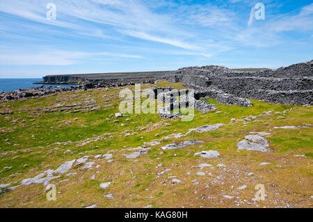 Die Ruinen der Festung Dun Duchathair (Schwarz) an der Insel Inishmore, Aran Islands, County Galway, Irland Stockfoto