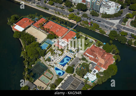 Caicaras Club, Caiçaras Insel in Rodrigo de Freitas Lagune, und Ipanema, Rio de Janeiro, Brasilien, Südamerika - Luft Stockfoto