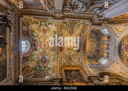 BERGAMO, Italien - 28. April 2017: Innenraum des Duomo di Bergamo in Italien. Diese Kathedrale Saint Alexander von Bergamo, Schutzpatron der gewidmet ist die Stockfoto