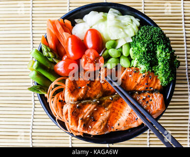 Gesunde japanische Lachs Teriyaki Stockfoto