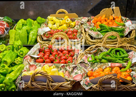 Andere Art op Paprika in verschiedenen Größen und Farben Stockfoto