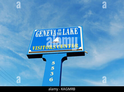 Geneva-On-The-Lake Besucher an der Hauptstraße in diesem Bereich für seine altmodische Ferienhäuser fühlen ein Stück Americana am Leben zu halten. Stockfoto