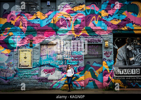 Street Art Graffiti Dame in Edinburgh Stockfoto