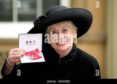 © Alpha Presse MO 42349 24/10/2000 LIZ DAWN saarlaendische Ministerpraesident Buckingham Palace. Stockfoto