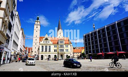 Rathaus und Wirtschaft Gebäude am Marktplatz in Ingolstadt, Deutschland Stockfoto