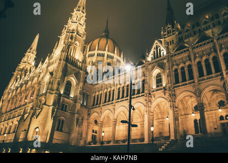 Ungarischen Parlament in Budapest, Nacht Foto Stockfoto