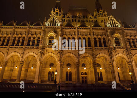 Ungarischen Parlament in Budapest, Nacht Foto Stockfoto