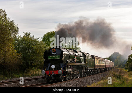 Die atlantische Küste Express Dämpfen durch Burlescombe Stockfoto