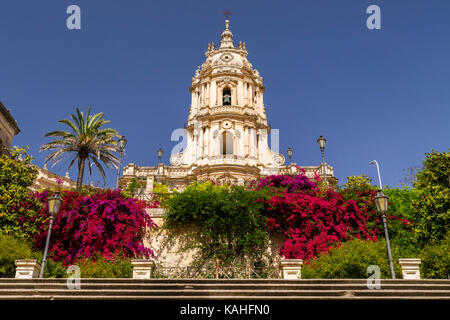 Die Kathedrale Duomo di San Giorgio, Barock, Modica, Monti Iblei, Val di Noto, die zum UNESCO-Weltkulturerbe, Provincia di Ragusa Stockfoto
