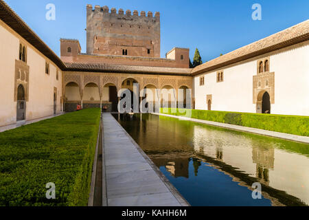 Maurisch, Hof der Myrtles, Patio de los Arrayanes, Comares Turm, Comares Palast, Comares Palast, Palacios Nazaries Stockfoto