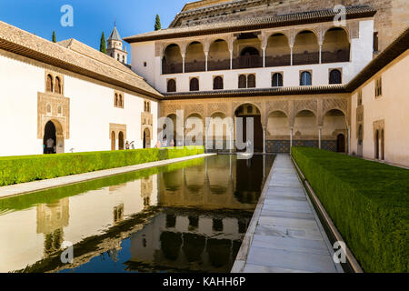 Maurisch, Hof der Myrtles, Patio de los Arrayanes, Comares Palast, Palacios Nazaries, Nasriden Paläste, Alhambra, Granada Stockfoto