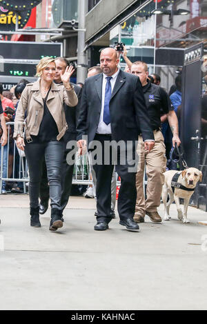 New York, Vereinigte Staaten. Sept. 2017. Die Schauspielerin Kate Winslet ist neben einem Fernsehstudio zu sehen, in dem sie am Dienstag, 26., in Manhattan in der Stadt New York in den Vereinigten Staaten mitwirkte. (Foto: Vanessa CARVALHO/BRASILIEN FOTOPRESSE) Credit: Brazil Photo Press/Alamy Live News Stockfoto