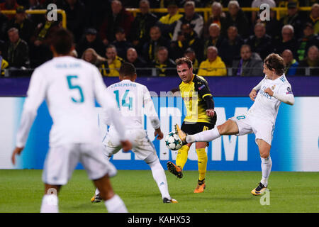 Dortmund, Deutschland. 26 Sep, 2017. Luka Modric (10) von Real Madrid Spieler. Während der Match 2, zwischen Borussia Dortmund vs Real Madrid im Signal Iduna Park Stadion in Dortmund, Deutschland, 26. September 2017. Credit: Gtres Información más Comuniación auf Linie, S.L./Alamy leben Nachrichten Stockfoto