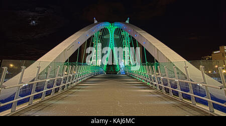 Salford Quays Millenium Fußgängerbrücke in Manchester, England, Großbritannien Stockfoto