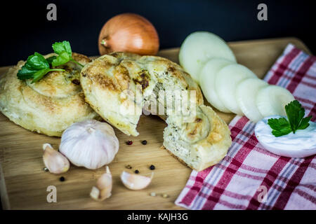 Käse burek/sirnica Zusammensetzung Stockfoto