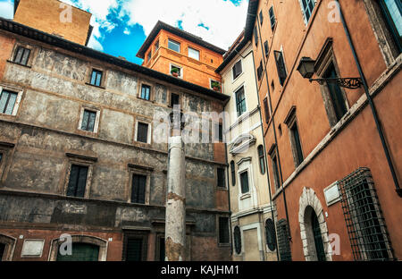 Alte gemütliche Straße in Rom, Italien. Architektur Hintergrund Stockfoto