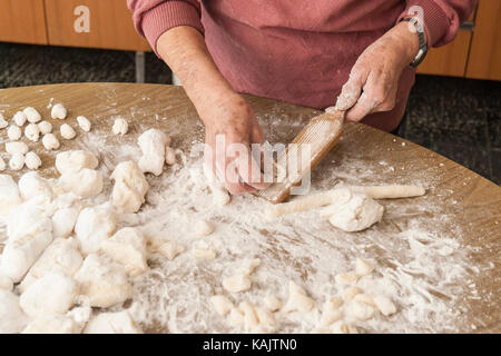 Hausgemachte Gnocchi vorbereitet Stockfoto