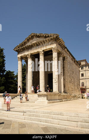 Tempel des Augustus, Pula, Kroatien. Eine der besten kompletten römischen Denkmälern außerhalb von Italien Stockfoto