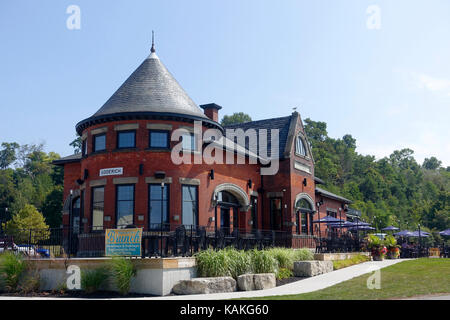 Goderich Beach Street Station Ontario Canada ein altes CPR Rail Station Gebäude wurde kürzlich umgezogen, um näher am Lake Huron, Einem Restaurant, zu sein Stockfoto