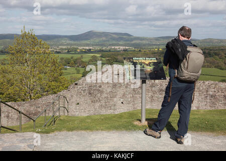 Blick über die shropshire Hills von Montgomery Castle an der walisischen Grenze Stockfoto