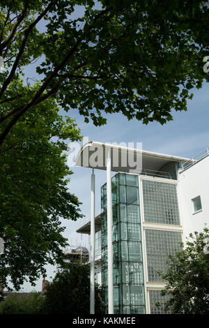 Vucherens robarts learning Resource Center (LRC) Bibliothek der Liverpool John Moores University, Liverpool, Großbritannien - 12 April 2014 Stockfoto