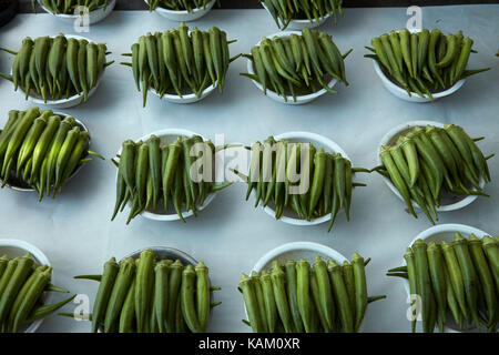 Okra am Markt produzieren, Copacabana, Rio de Janeiro, Brasilien, Südamerika Stockfoto