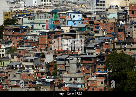 Favela und Apartments in flamengo, Rio de Janeiro, Brasilien, Südamerika Stockfoto