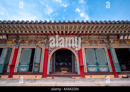 Landschaft von Beomeosa Tempel in Busan, Südkorea Stockfoto