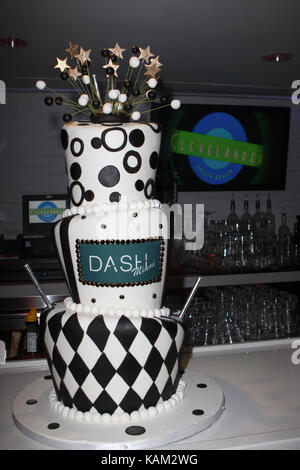 MIAMI BEACH, FL - 20. Mai: Kourtney Kardashian, Kim Kardashian und Khloe Kardashian bei der Eröffnung von Dash in Miami an Clevelander Hotel ankommen am 20. Mai 2009 in Miami Beach, Florida, Leute: Die KARDASHIANS Getriebe Ref: MNC 4 Hoo-Me.com/MediaPunch Stockfoto