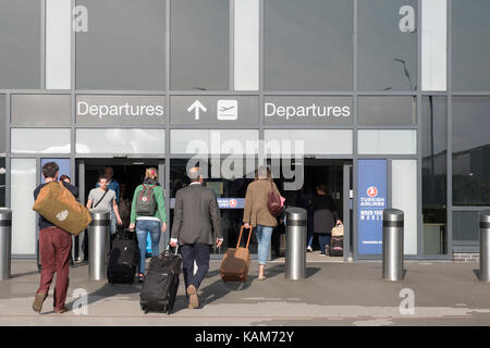 Abflughalle am Internationalen Flughafen Edinburgh, Lothian, Schottland, Vereinigtes Königreich. Stockfoto