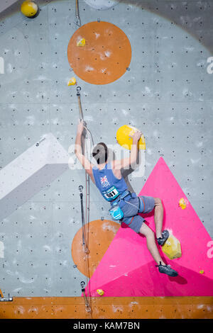 William Bossi Großbritannien konkurriert in Männer führen Halbfinale bei der Internationalen Föderation der Sportklettern (IFSC) World Cup 2017 in Edinburgh Stockfoto