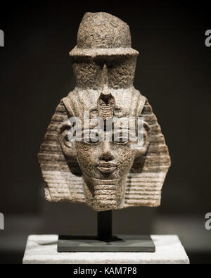 Berlin. Deutschland. Portrait von ägyptischen Pharao Amenophis III, Neues Museum. (Regierungszeit: Ca. 1388/91 -1351/53 BC), Neues Reich, 18. Dynastie, Ca. 1360 B Stockfoto