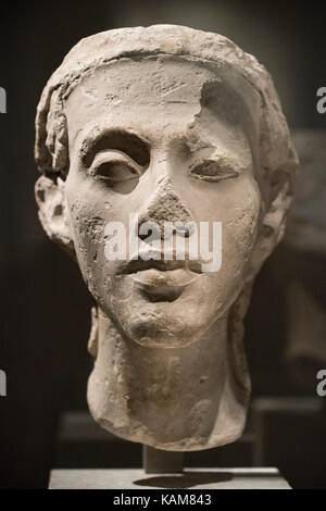 Berlin. Deutschland. Portrait von ägyptischen Pharao Echnaton, Neues Museum. (Regierungszeit: Ca. 1351/3 -1334/6 BC), Neues Reich, 18. Dynastie, Ca. 1340 v. Chr.. Stockfoto