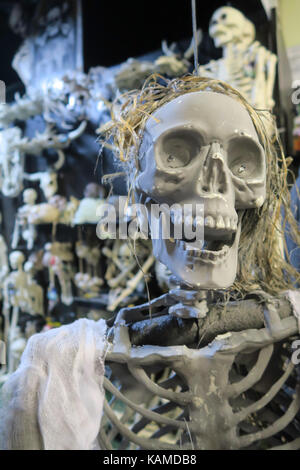 Geist Halloween ist eine Spezialität der Pop-Up-Store auf der Fifth Avenue, New York, USA Stockfoto