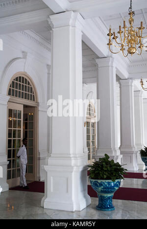 Eingang zu den renommierten Raffles Hotel, Singapur, gegründet 1887 Stockfoto