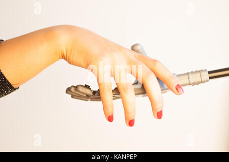 Mädchen und Roboter Handshake Stockfoto