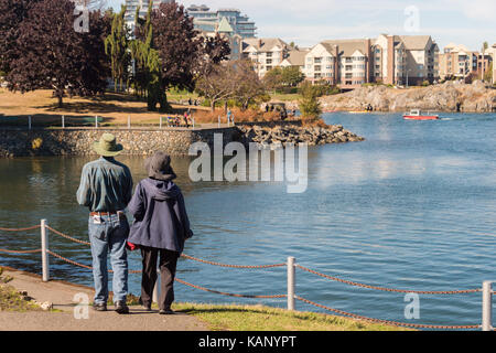 Victoria, BC, Kanada - 11 September 2017: Menschen zu Fuß auf David Weise fördern. Stockfoto