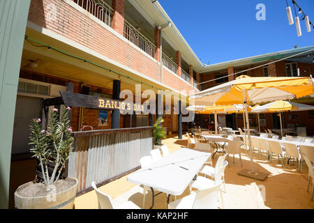Banjo' s Bar im Innenhof des North Gregory Hotel wo Waltzing Matilda erste durchgeführt wurde, wird in der kleinen ländlichen Stadt Winton, Queensland, Queensland, EINE Stockfoto