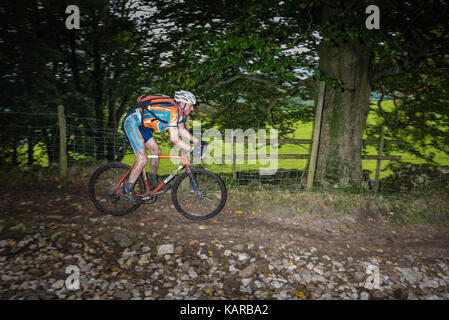 Mitfahrer in der 3 Gipfel cyclocross, Yorkshire, Großbritannien. Stockfoto